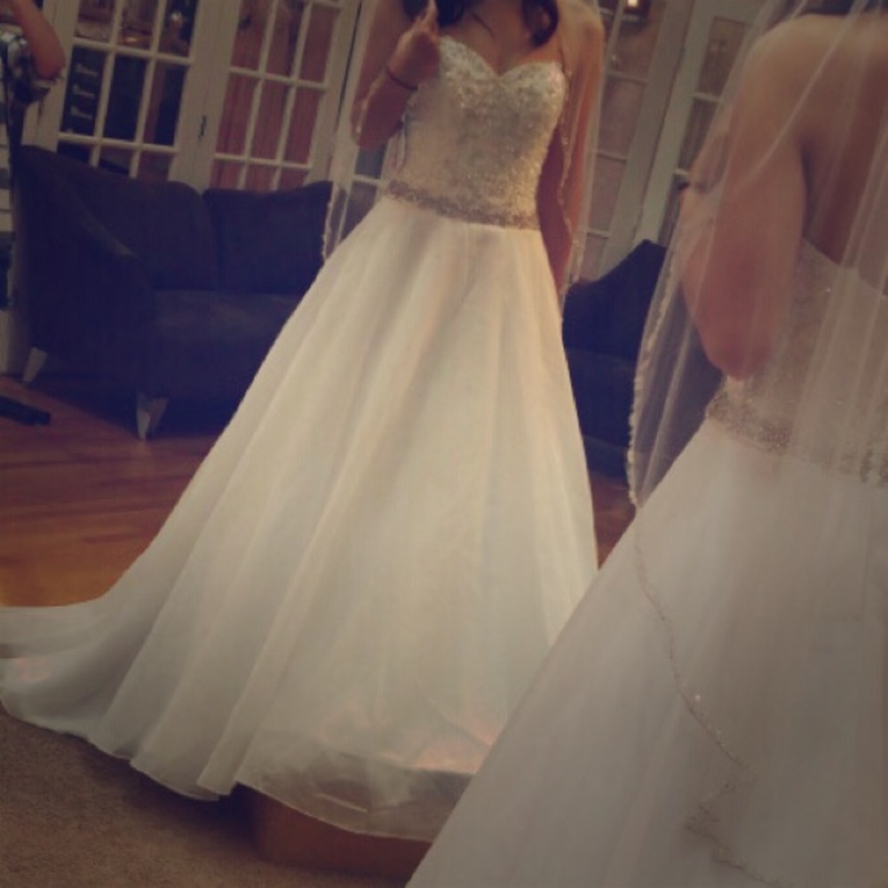 Wedding dress